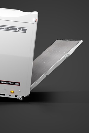 Eldriven lastdörr bak