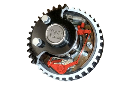 Automatiskt justerande bromsar