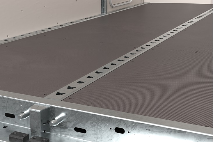 Rieles de Sujeción de Carga en la Cubierta