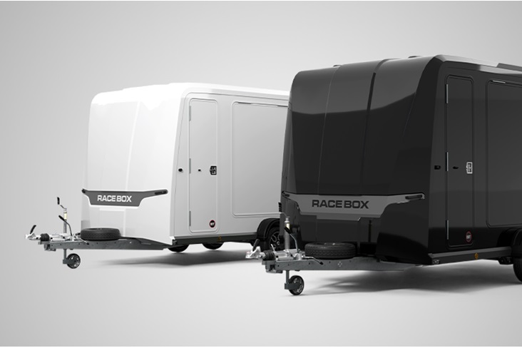 Czarna lub biała karoseria