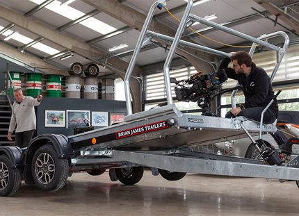 El Car Hauler, la estrella del nuevo vídeo