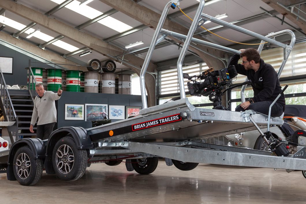 El Car Hauler, la estrella del nuevo vídeo